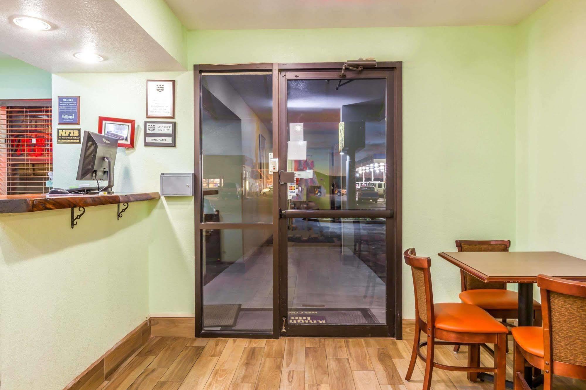 Econo Lodge Inn & Suites Williams - Grand Canyon Area Kültér fotó