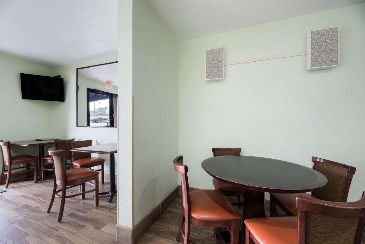 Econo Lodge Inn & Suites Williams - Grand Canyon Area Kültér fotó